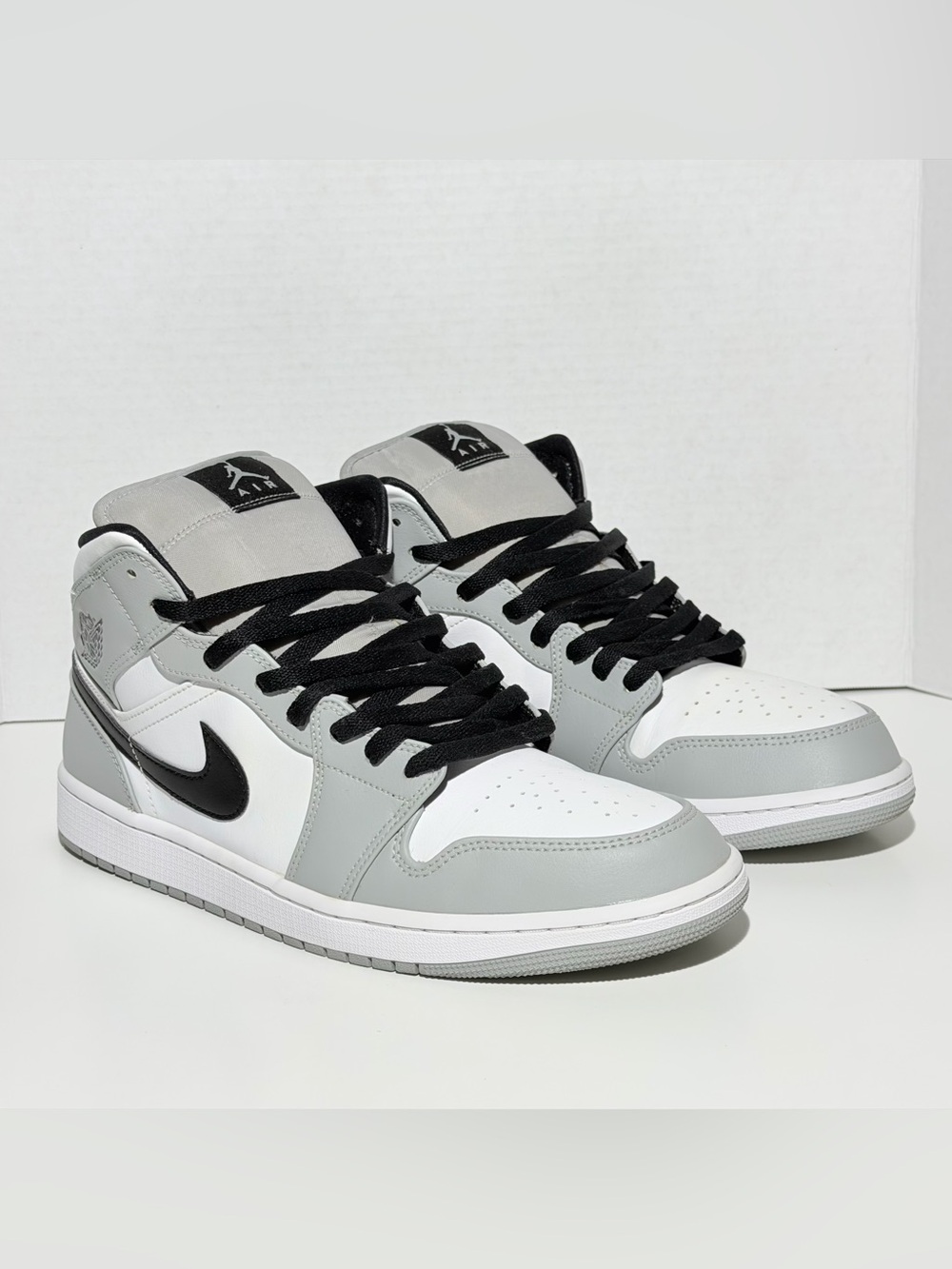 Air Jordan 1 Mid “Smoke Grey” 554724-092 Men’s Size 12 “No Box”